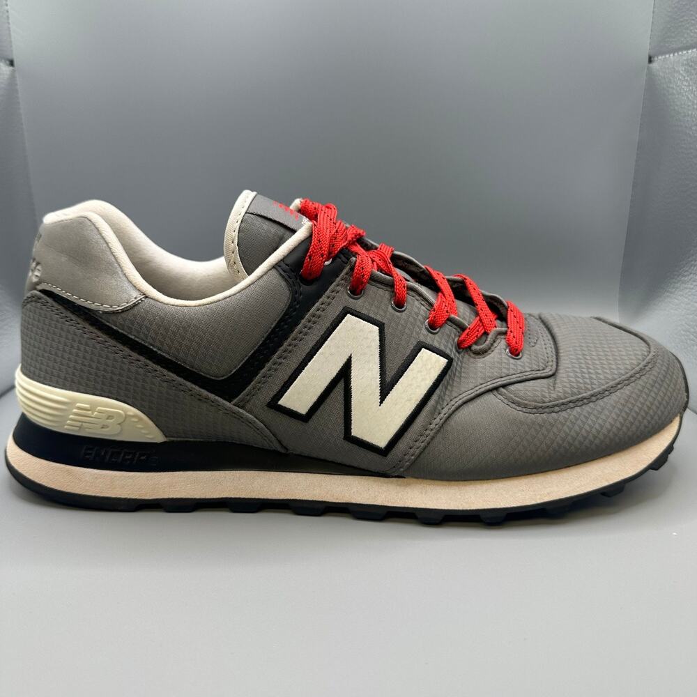 New Balance 574 Castlerock Men Size 9.5 D Gray Red Shoes Sneakers ML574WB2